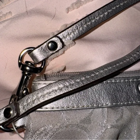 Coach silver metallic wristlet - Picture 3 of 10